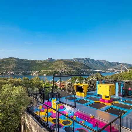 Ξενοδοχείο Valamar Lacroma 4*