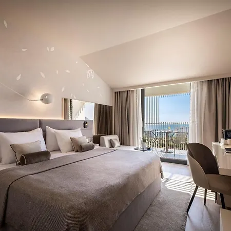 Hotell Valamar Lacroma 4*