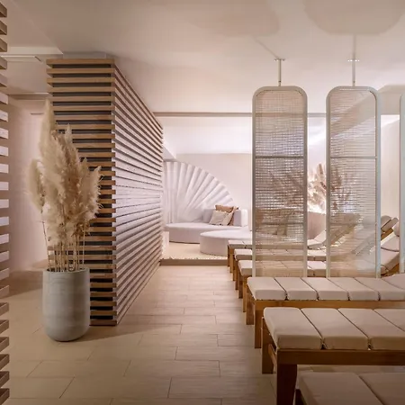 Valamar Lacroma Hotel